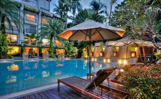 Bangkok 3 éj + Phuket 7 éj Burasari Resort Hotel**** Phuket