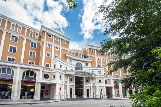 Rome Palace Deluxe Hotel **** Napospart