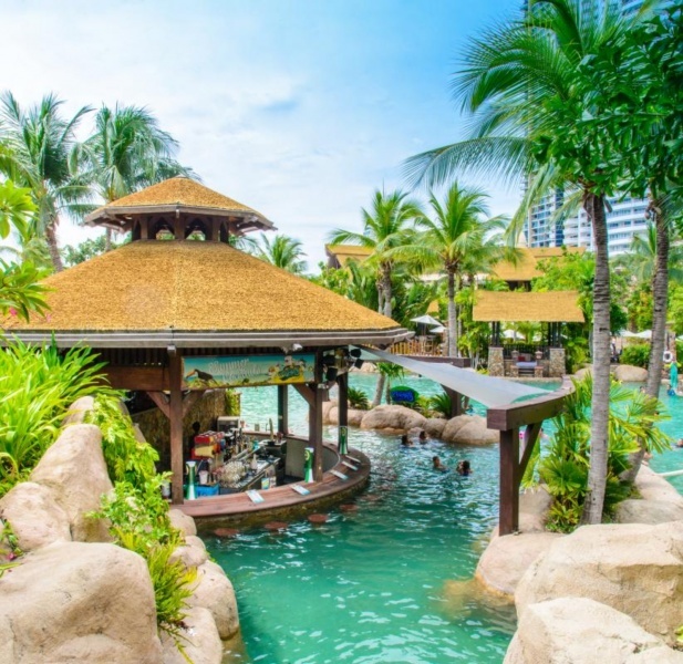  2 éj Bangkok **** és 7 éj Pattaya Centara Grand Mirage Resort *****