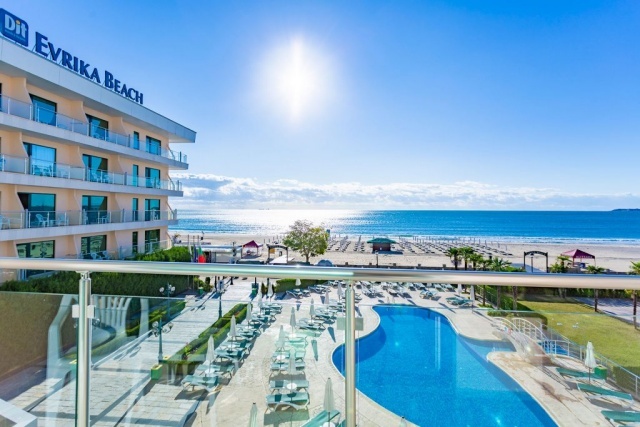 DIT Evrika Beach Club Hotel **** Napospart - repülővel