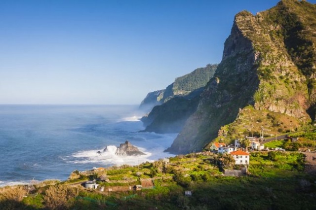 Madeira, az örök tavasz szigete - csoportos út magyar idegenvezetővel 2023.04.08-15.