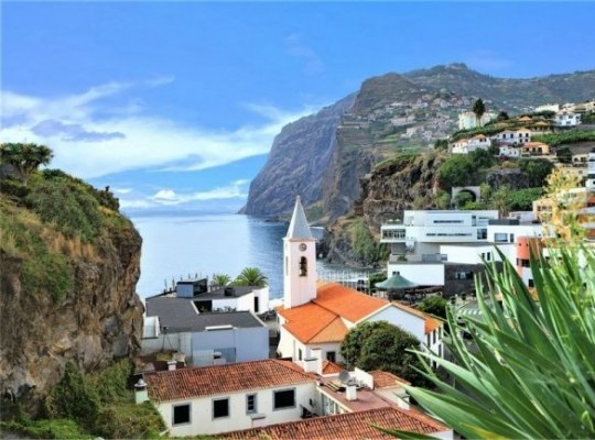 Madeira, az örök tavasz szigete - csoportos út magyar idegenvezetővel 2024.07.20-27.