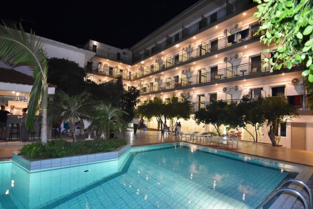 Sunny Resort Crete Hotel **** Kréta, Analipsi