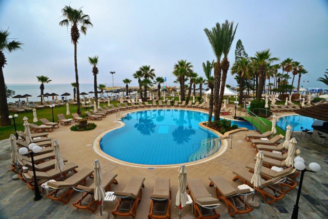Golden Bay Beach Hotel ***** Dél-Ciprus, Larnaca Town