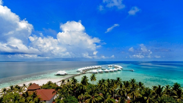 Diamonds Athuruga Island Resort Hotel ***** Maldív-szigetek