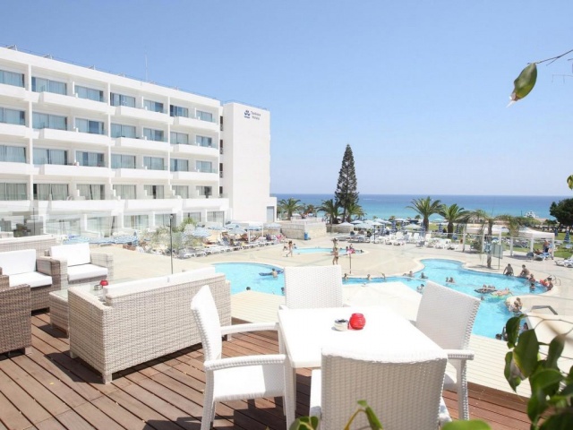 Odessa Beach Hotel **** Dél-Ciprus, Protaras