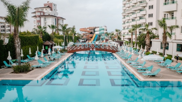 Wyndham Garden Lara Hotel ****+ Antalya